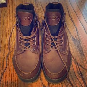 Men’s Ecco Boots like new!